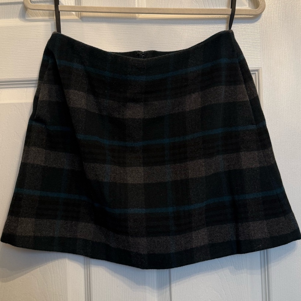 Women’s Uniqlo plaid wool mini skirt size 6